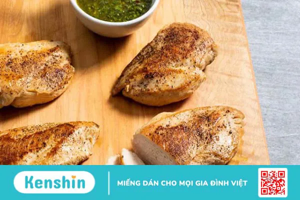 100g ức gà bao nhiêu calo? Giảm cân đúng cách với ức gà và các lưu ý