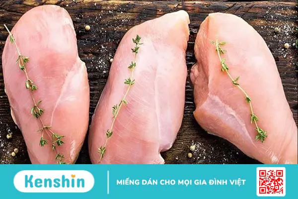 100g ức gà bao nhiêu calo? Giảm cân đúng cách với ức gà và các lưu ý