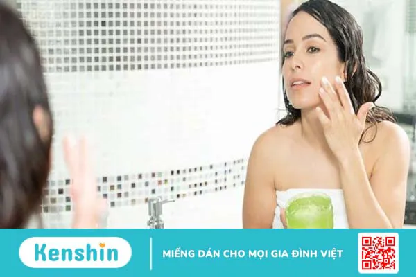 12 cách dùng nha đam (lô hội) trị mụn, đắp mặt hiệu quả tại nhà