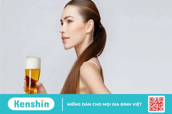 12 Cách gội đầu bằng bia giúp trị gàu, tóc dày, suôn mượt, giảm hư tổn