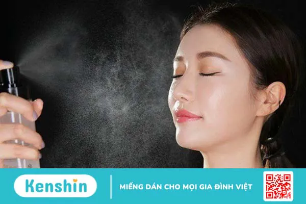 12 tác dụng của nước hoa hồng giúp nàng khỏe đẹp mỗi ngày