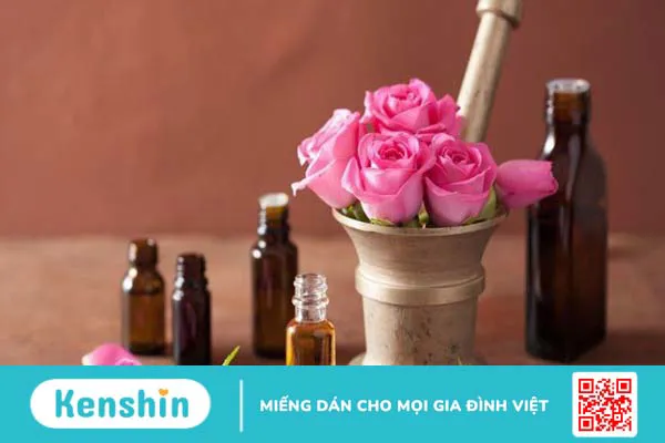 12 tác dụng của nước hoa hồng giúp nàng khỏe đẹp mỗi ngày