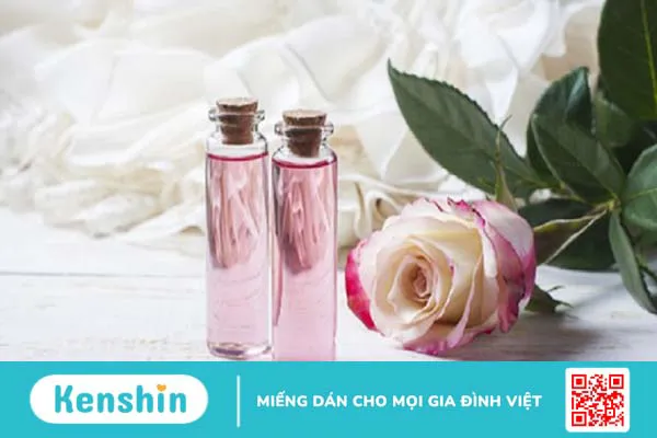 12 tác dụng của nước hoa hồng giúp nàng khỏe đẹp mỗi ngày