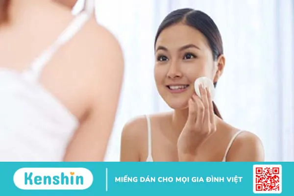 12 tác dụng của nước hoa hồng giúp nàng khỏe đẹp mỗi ngày