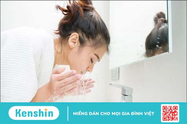 13 sai lầm khi rửa mặt khiến da nổi mụn, lão hóa sớm chị em nên tránh