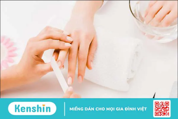 14 mẹo giúp móng tay chắc khỏe bạn nên bỏ túi ngay