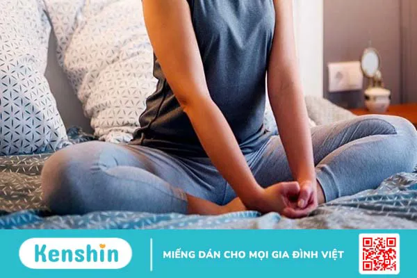 5 tư thế nằm giúp giảm đau bụng kinh, đau lưng khi đến tháng