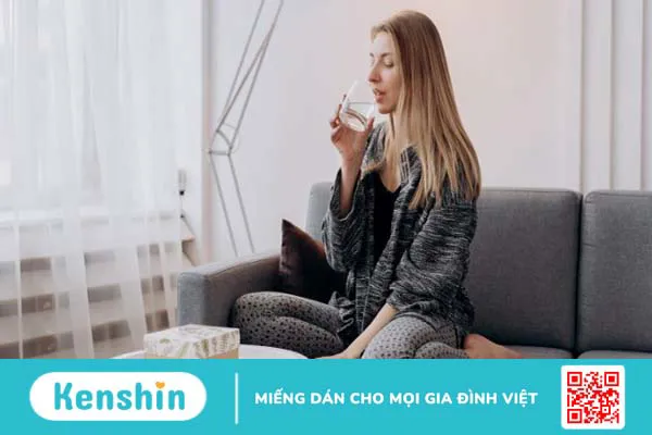 7 cách chữa đau đầu sau khi uống bia rượu trong dịp tết và các lưu ý