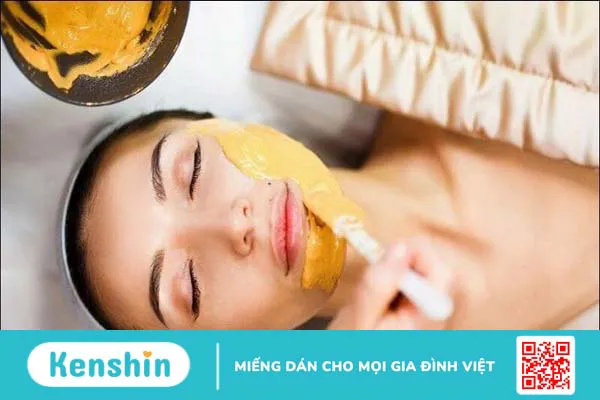 8 cách làm mặt nạ tinh bột nghệ đơn giản. Có nên đắp hàng ngày không?