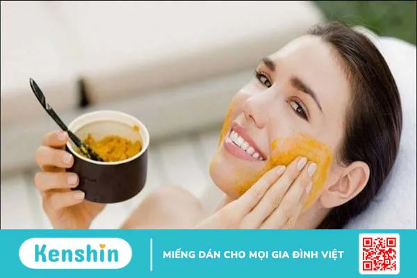 8 cách làm mặt nạ tinh bột nghệ đơn giản. Có nên đắp hàng ngày không?