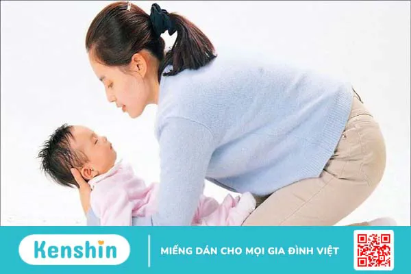 9 mẹo dân gian hỗ trợ chữa méo đầu ở trẻ sơ sinh hiệu quả