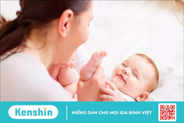 9 mẹo dân gian hỗ trợ chữa méo đầu ở trẻ sơ sinh hiệu quả