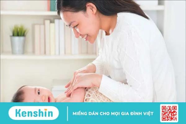 9 mẹo dân gian hỗ trợ chữa méo đầu ở trẻ sơ sinh hiệu quả