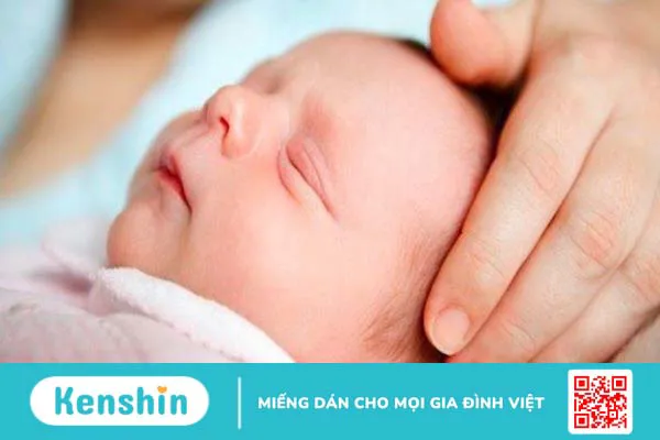 9 mẹo dân gian hỗ trợ chữa méo đầu ở trẻ sơ sinh hiệu quả