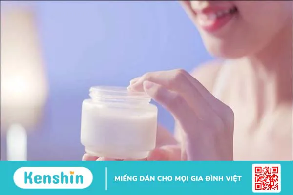 9 nguyên nhân dùng kem dưỡng ẩm bị nổi mụn và cách khắc phục hiệu quả