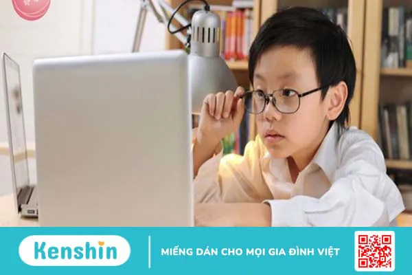 Ánh sáng xanh là gì? 9 tác hại của ánh sáng xanh với đôi mắt