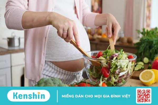 Bà bầu bị sốt xuất huyết khi mang thai có sao không? Lưu ý chăm sóc