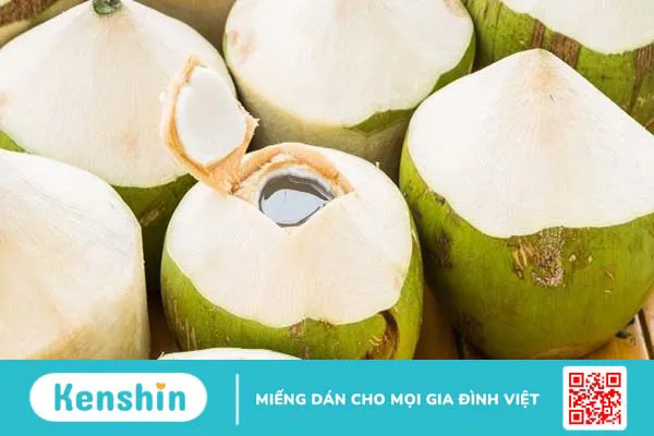 Bà bầu mấy tháng uống được nước dừa? Nên uống bao nhiêu là đủ