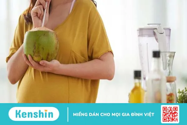 Bà bầu mấy tháng uống được nước dừa? Nên uống bao nhiêu là đủ