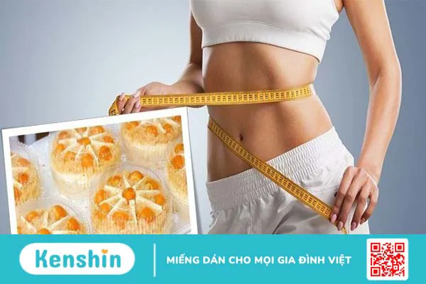 Bánh bông lan trứng muối bao nhiêu calo? Cách ăn hạn chế gây tăng cân