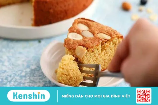 Bánh bông lan trứng muối bao nhiêu calo? Cách ăn hạn chế gây tăng cân