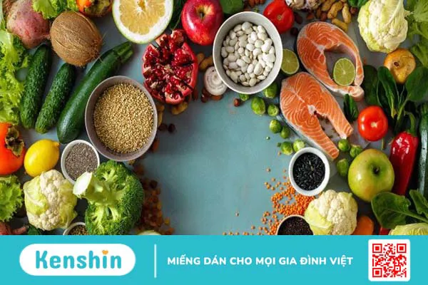 Bánh bông lan trứng muối bao nhiêu calo? Cách ăn hạn chế gây tăng cân