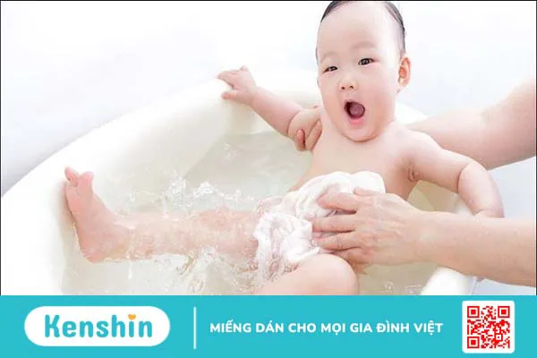 Bị thủy đậu có tắm được không? 12 mẹo và lưu ý tắm cho người thủy đậu