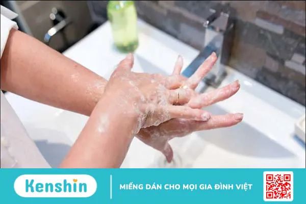 Các bệnh thường gặp vào mùa mưa và cách phòng tránh hiệu quả