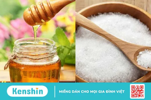 Các cách dưỡng môi bằng mật ong