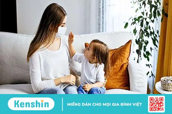 Cách chăm sóc trẻ nhỏ mắc COVID-19 tại nhà, cha mẹ cần lưu ý gì?