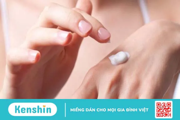 Cách dùng kem trị mụn đúng cách, hiệu quả cho da và lưu ý khi dùng