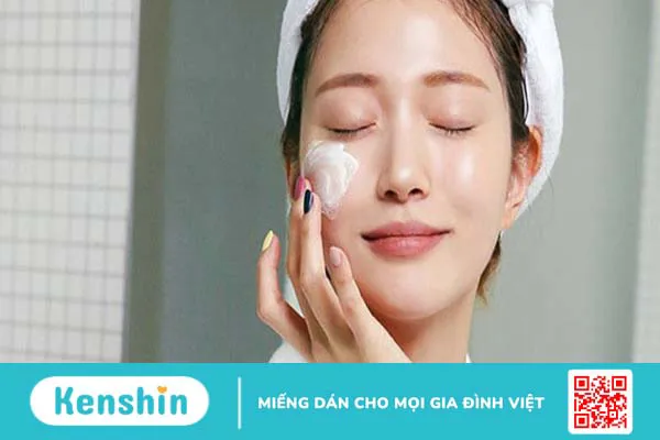 Cách dùng kem trị mụn đúng cách, hiệu quả cho da và lưu ý khi dùng