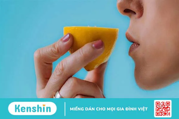 Cách giảm triệu chứng COVID-19 không dùng thuốc