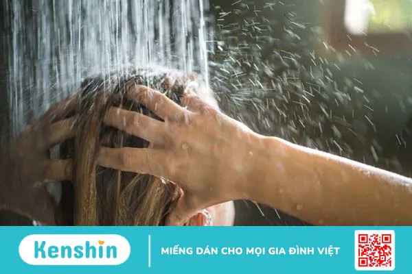 Cách gội đầu đúng cách, chuẩn salon giúp giảm gãy rụng