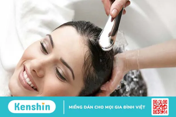 Cách gội đầu đúng cách, chuẩn salon giúp giảm gãy rụng