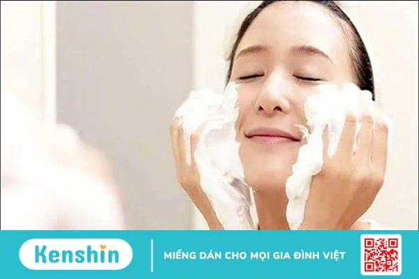 Cách rửa mặt đúng cách cho da mụn giúp nhanh hồi phục và giảm thâm