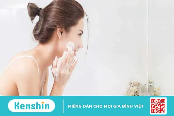 Cách rửa mặt đúng cách cho da mụn giúp nhanh hồi phục và giảm thâm