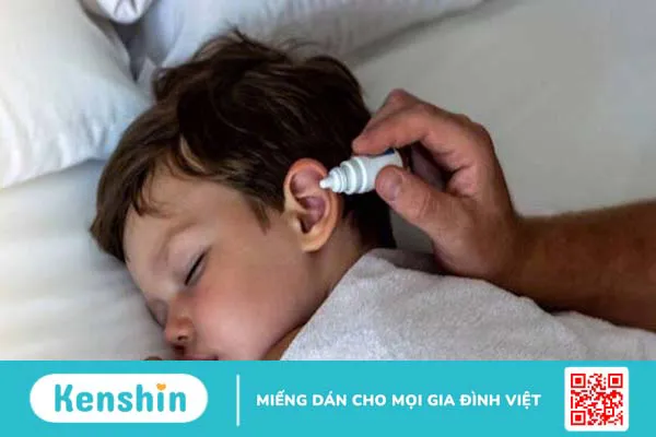 Cách vệ sinh tai cho trẻ sơ sinh đơn giản và an toàn mẹ cần biết