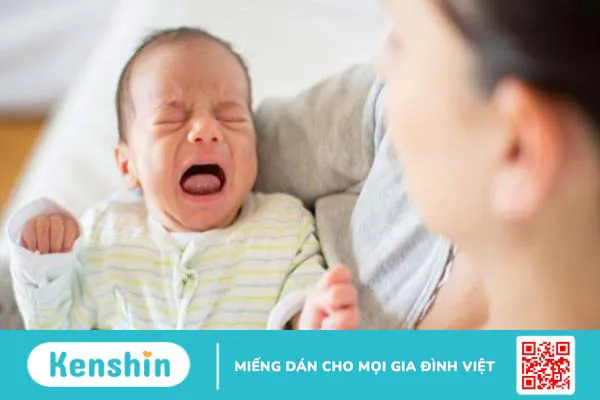 Cách vệ sinh tai cho trẻ sơ sinh đơn giản và an toàn mẹ cần biết