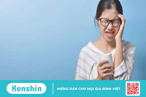 Đau đầu sau tiêm vắc-xin Covid-19 phải làm sao?