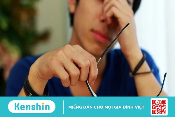 Đeo kính cận bị nhức đầu: Tìm hiểu ngay 6 nguyên nhân sau