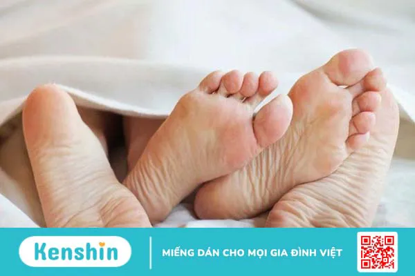 Đi cầu ra máu có thể là biểu hiện của 13 bệnh gì? Xem ngay