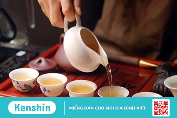 Đi mưa về nên làm gì? 10 bí quyết bảo vệ sức khỏe mùa mưa hiệu quả