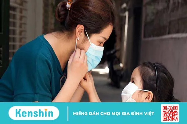 Dùng biện pháp dân gian chăm sóc trẻ bị tay chân miệng cần lưu ý gì?