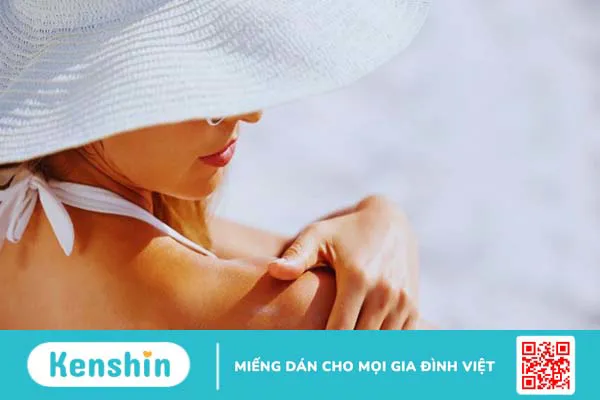 Dùng kem chống nắng bị mụn? 7 nguyên nhân gây mụn và cách khắc phục