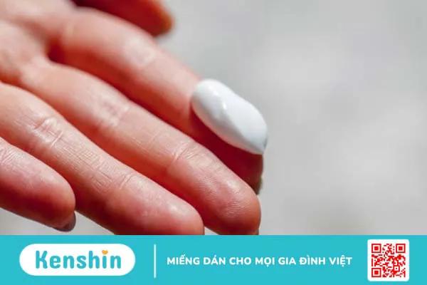 Dùng kem chống nắng bị mụn? 7 nguyên nhân gây mụn và cách khắc phục