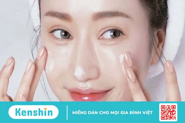 Dưỡng ẩm cho da dầu mụn có cần thiết không? Cách dưỡng ẩm đúng cách