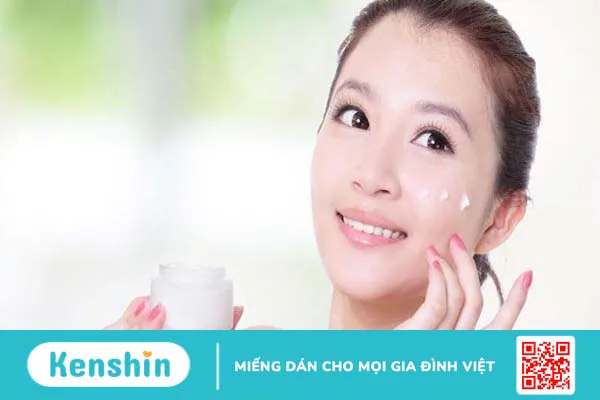 Dưỡng ẩm cho da dầu mụn có cần thiết không? Cách dưỡng ẩm đúng cách