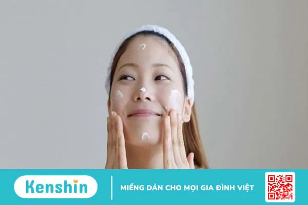 Dưỡng ẩm cho da dầu mụn có cần thiết không? Cách dưỡng ẩm đúng cách