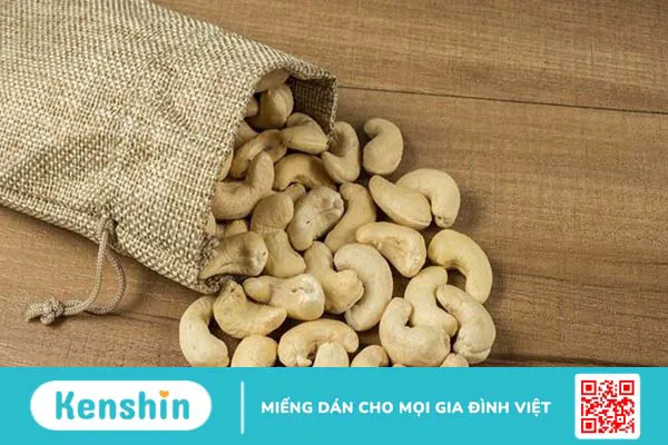 Hạt điều bao nhiêu calo? Ăn hạt điều có béo không? Lưu ý khi ăn